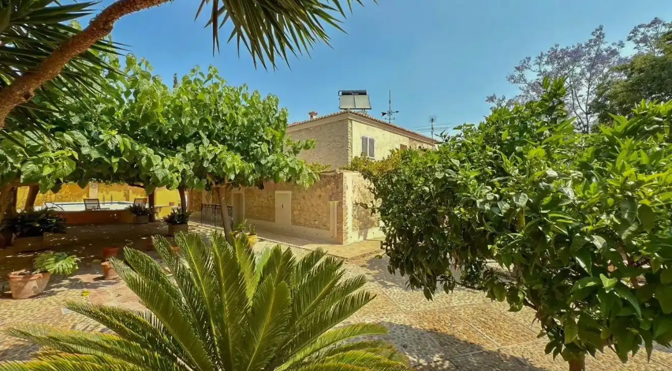 Vista exterior de Casa o xalet en venda en Alicante / Alacant amb Aire condicionat, Calefacció i Jardí privat