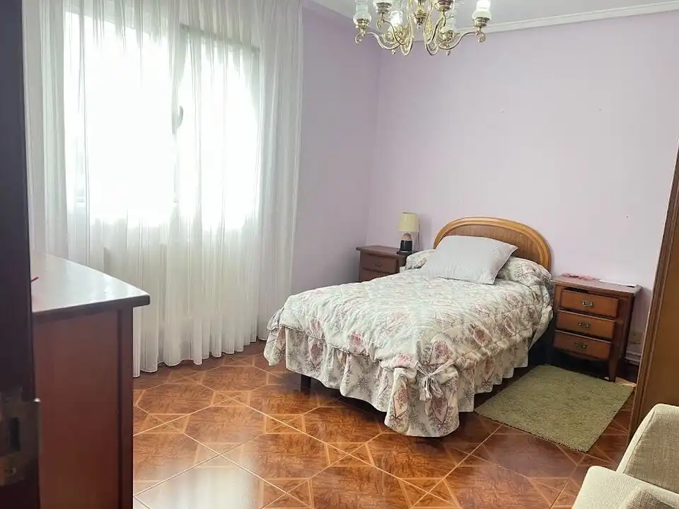 Schlafzimmer von Wohnung zum Verkauf in Siero mit Heizung und Terrasse