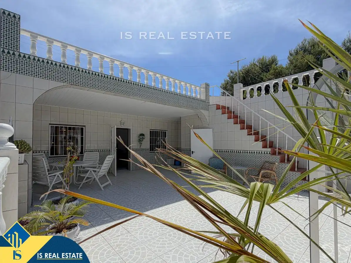 Vista exterior de Casa o chalet en venta en Torrevieja con Calefacción, Terraza y Amueblado