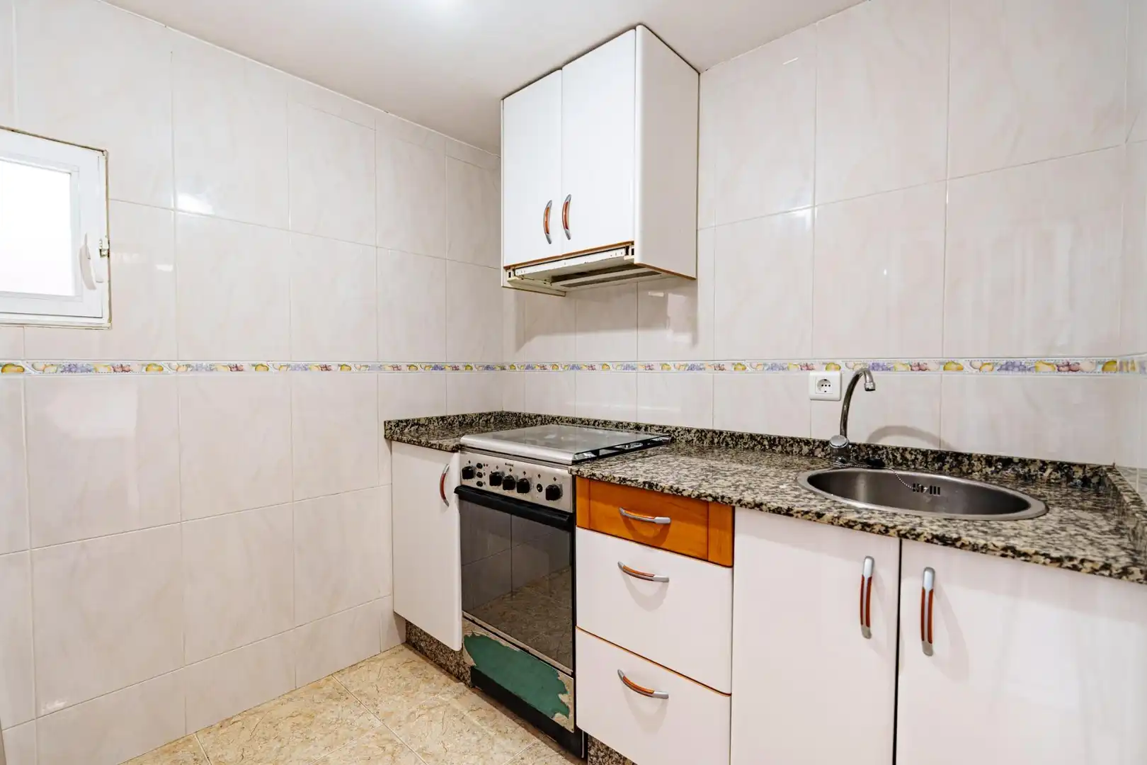 Cocina de Casa o chalet en venta en Ourense Capital  con Calefacción, Jardín privado y Balcón