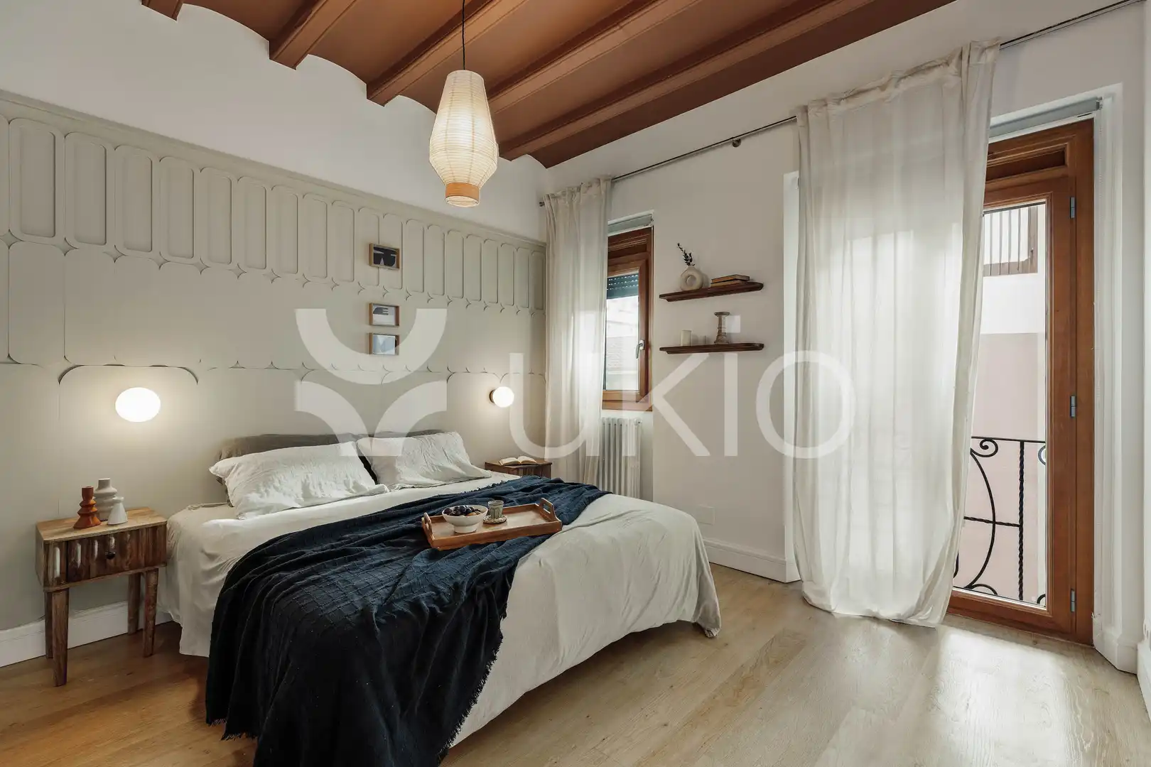 Dormitori de Apartament de lloguer en Barcelona amb Aire condicionat, Calefacció i Moblat