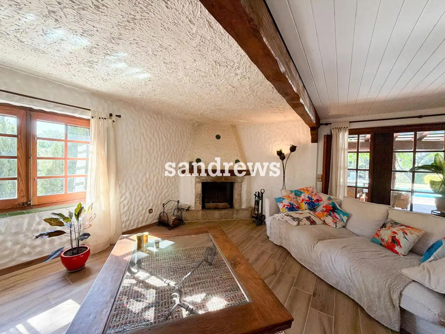 Sala d'estar de Casa o xalet en venda en Darnius amb Calefacció, Jardí privat i Terrassa