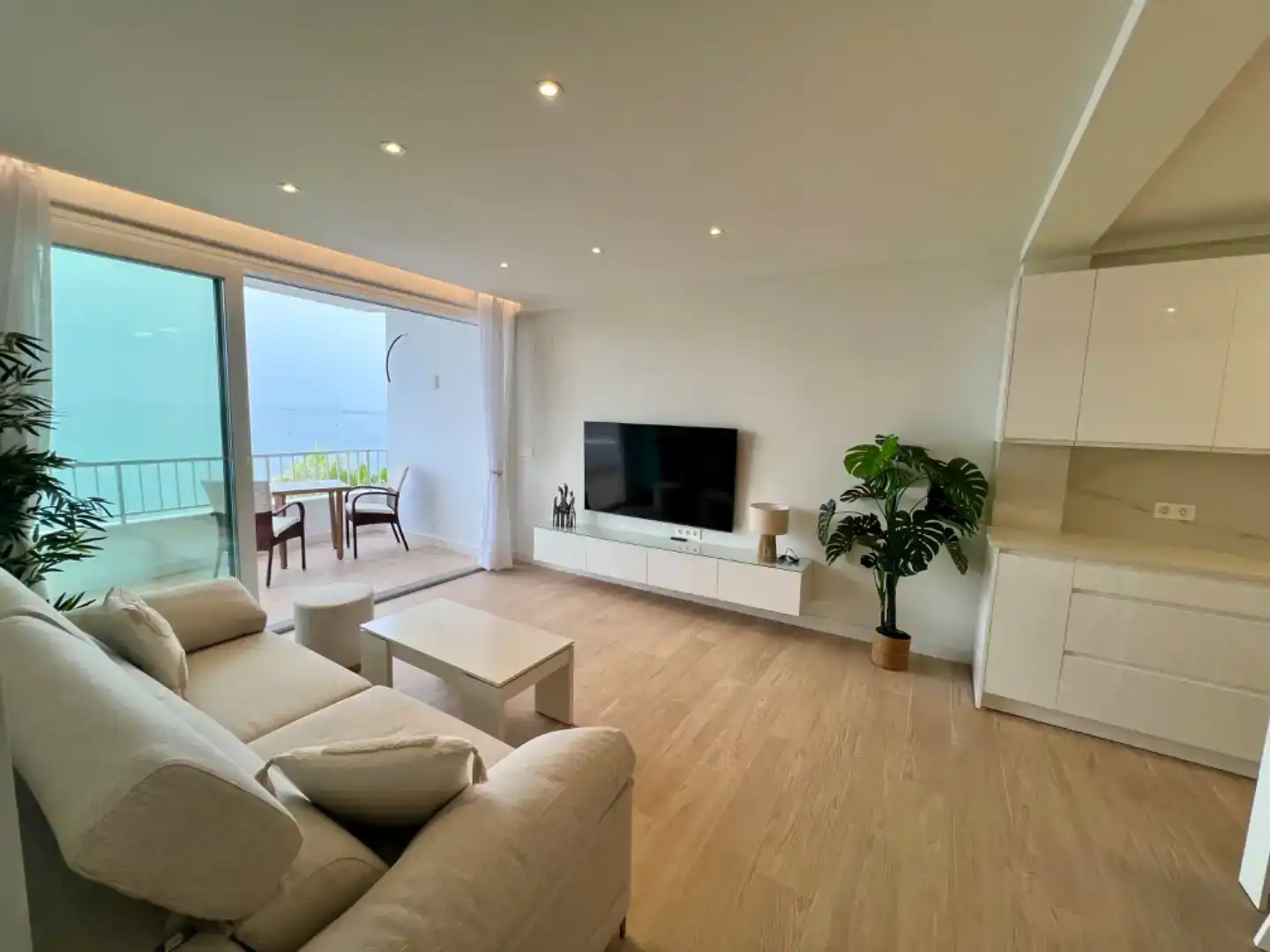 Living room of Flat for rent in Almuñécar  with Air Conditioner and Furnished