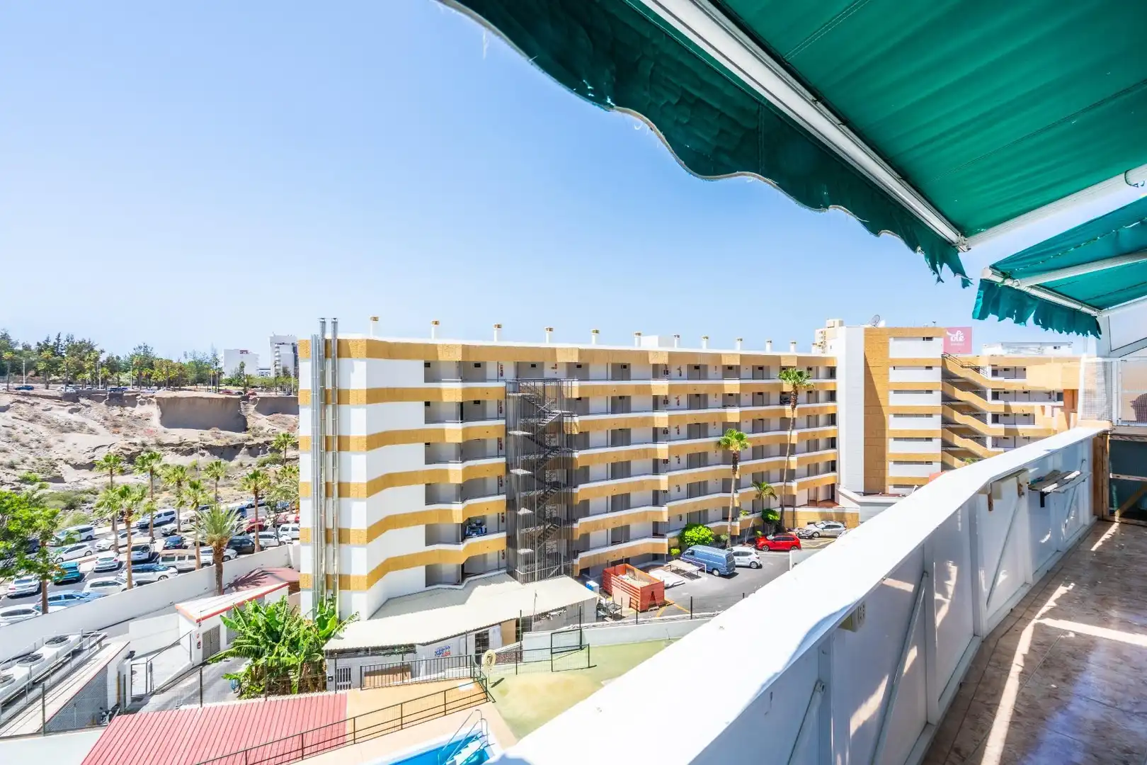 Vista exterior de Pis en venda en Adeje amb Piscina comunitària