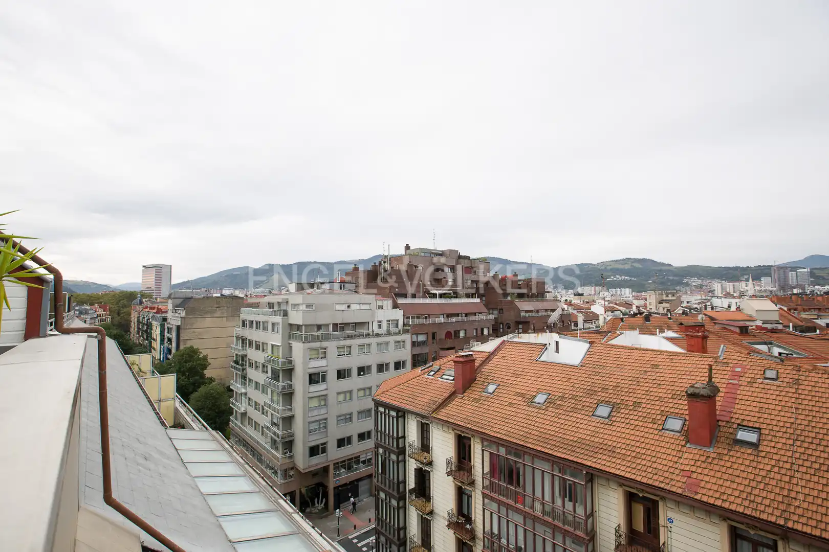 Vista exterior de Ático en venta en Bilbao  con Calefacción, Parquet y Terraza