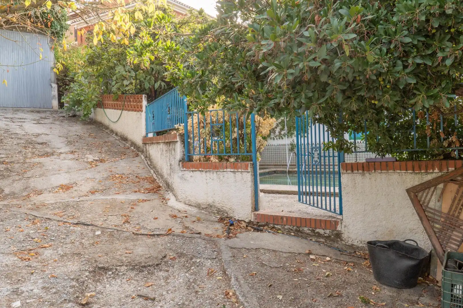 Vista exterior de Casa o xalet en venda en La Zubia amb Calefacció, Jardí privat i Terrassa