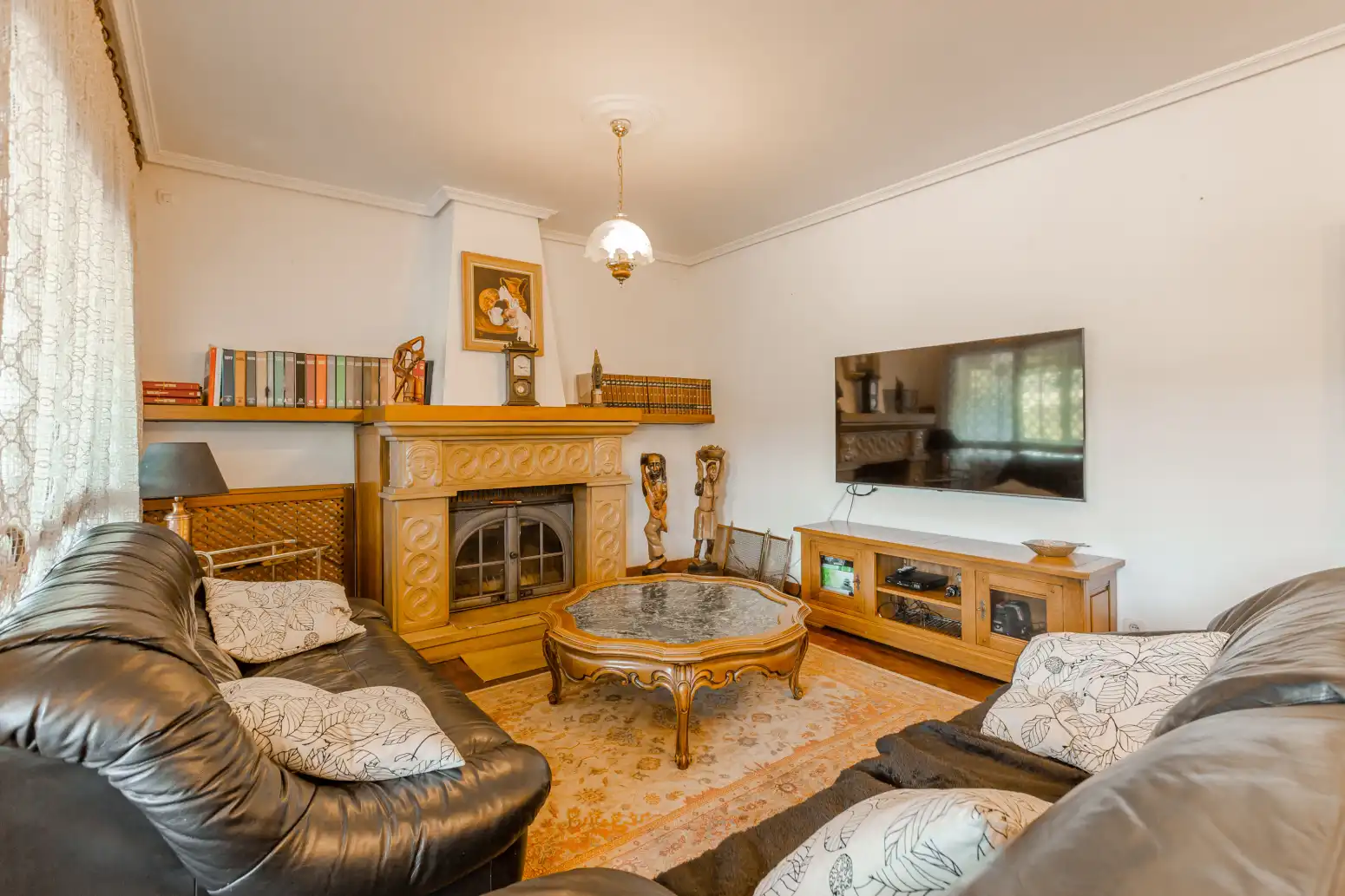 Sala d'estar de Casa adosada en venda en Ezcabarte amb Calefacció, Jardí privat i Parquet