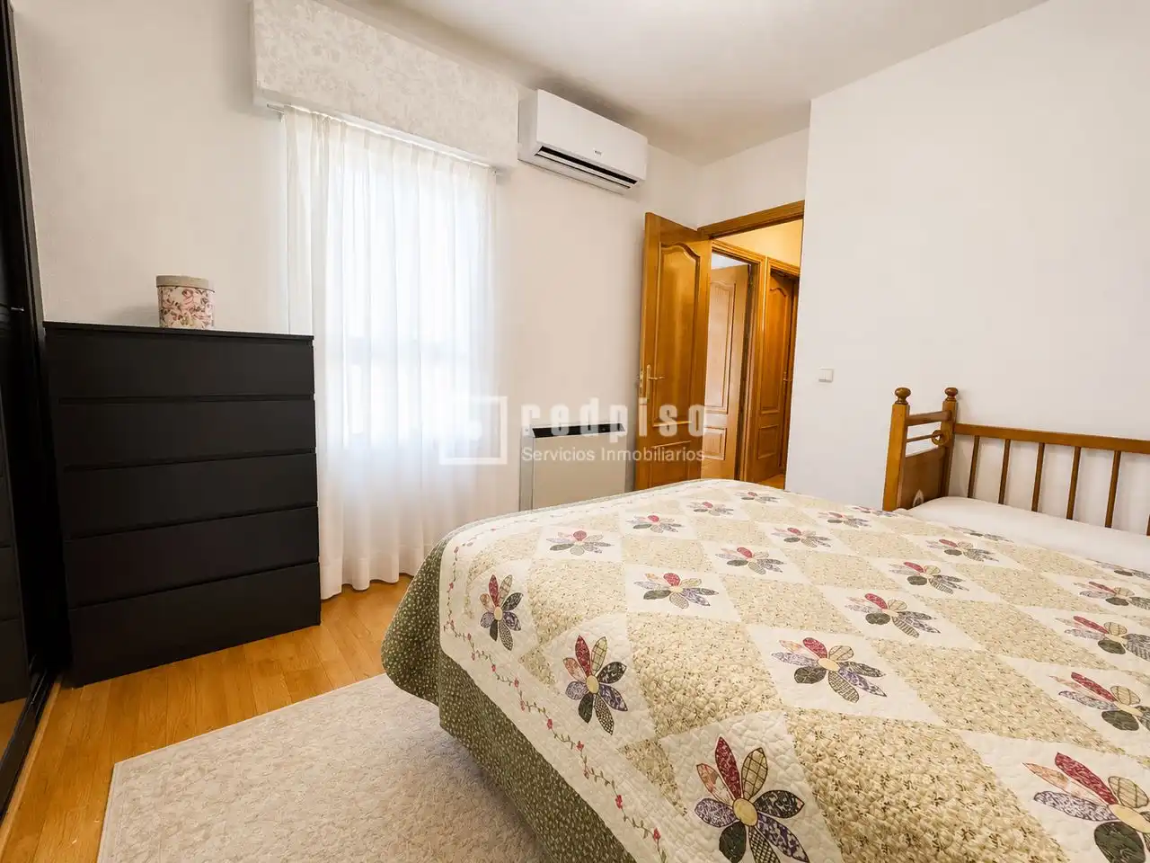 Bedroom of Flat for sale in Fuenlabrada  with Heating, Private garden and Parquet flooring