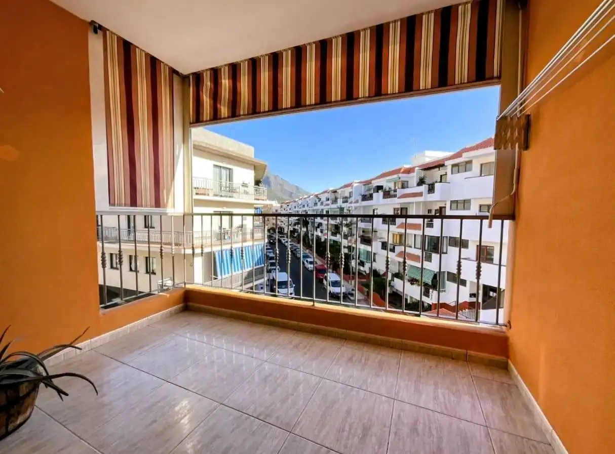 Vista exterior de Apartament en venda en Adeje amb Terrassa i Traster