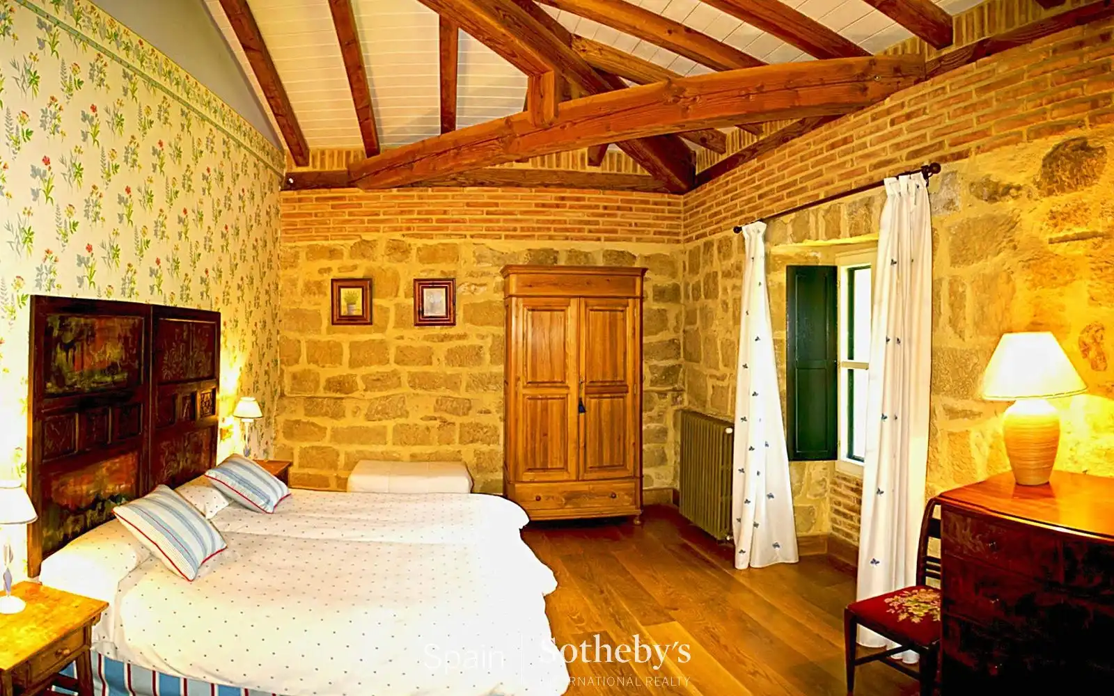Schlafzimmer von Residential zum Verkauf in Villalba de Rioja
