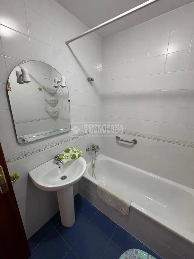 Baño de Piso en venta en Prado del Rey con Aire acondicionado