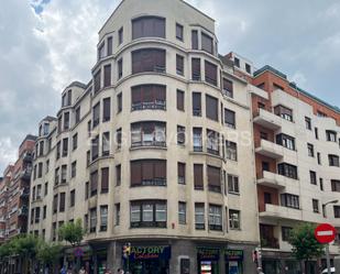 Vista exterior de Apartament en venda en Bilbao  amb Calefacció i Parquet