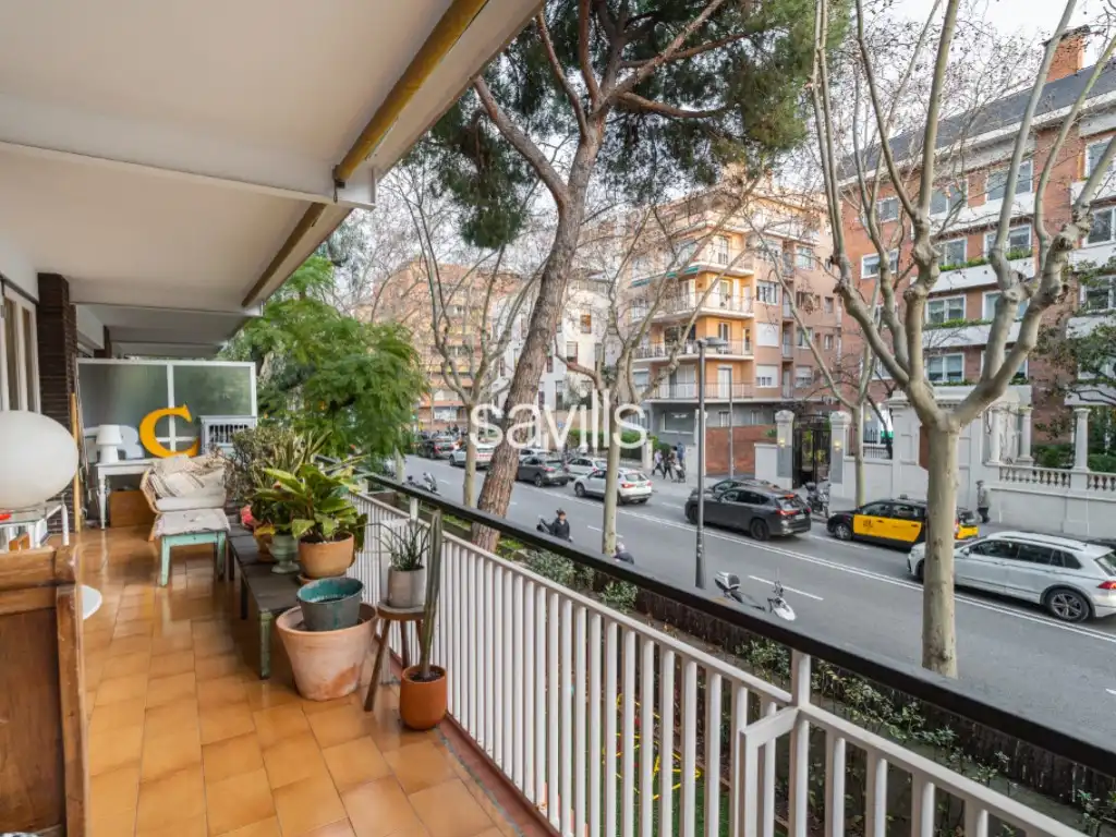 Vista exterior de Apartamento en venta en Barcelona con Balcón
