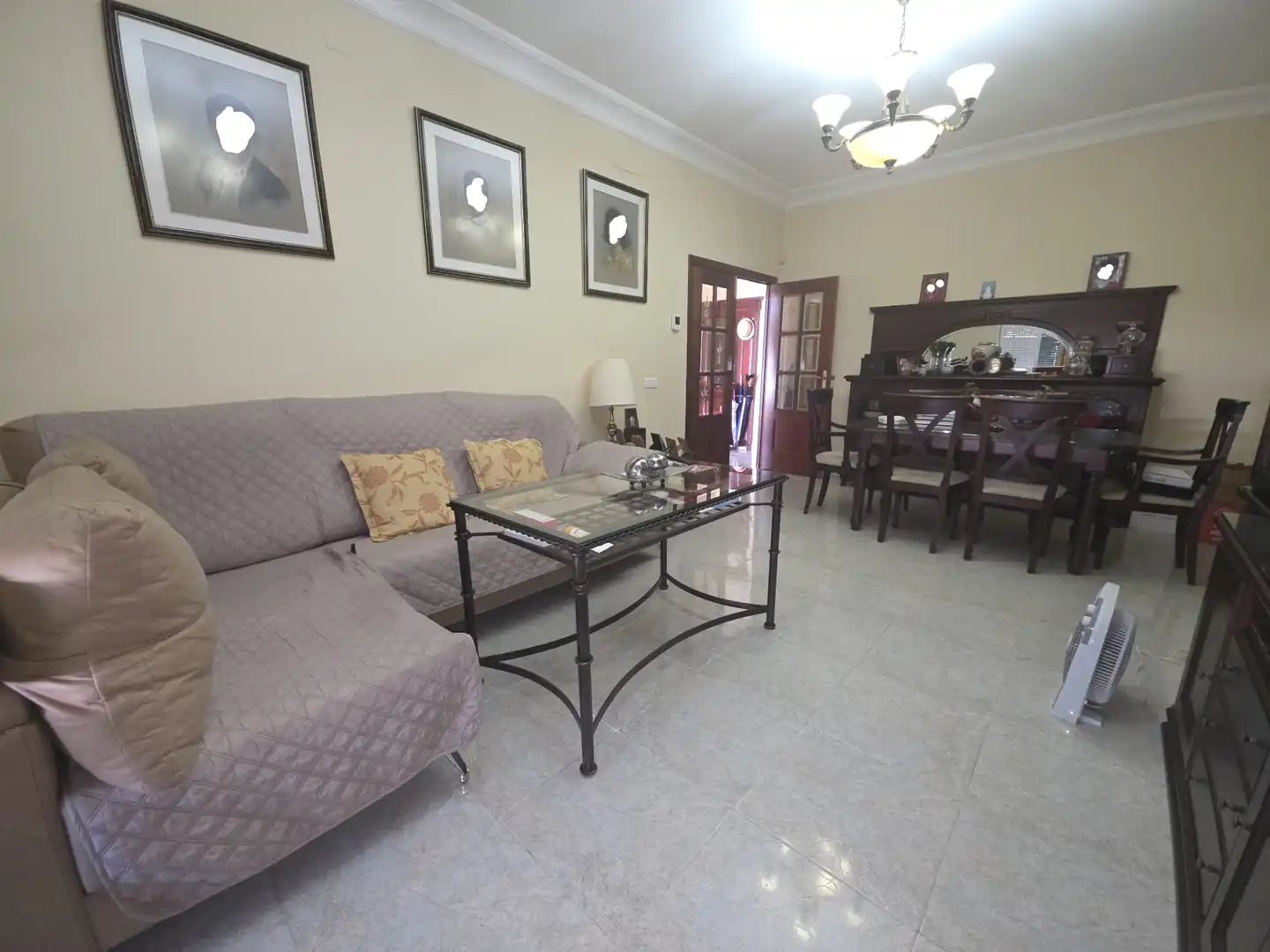 Sala de estar de Casa o chalet en venta en Alcalá de Guadaira con Aire acondicionado, Calefacción y Jardín privado
