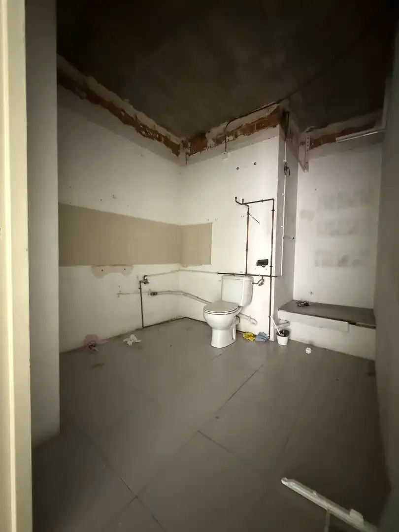 Baño de Local de alquiler en Sant Cugat del Vallès