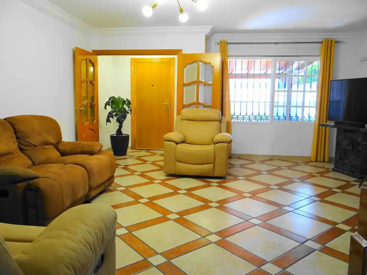 Sala d'estar de Casa adosada en venda en Platero - El Limón