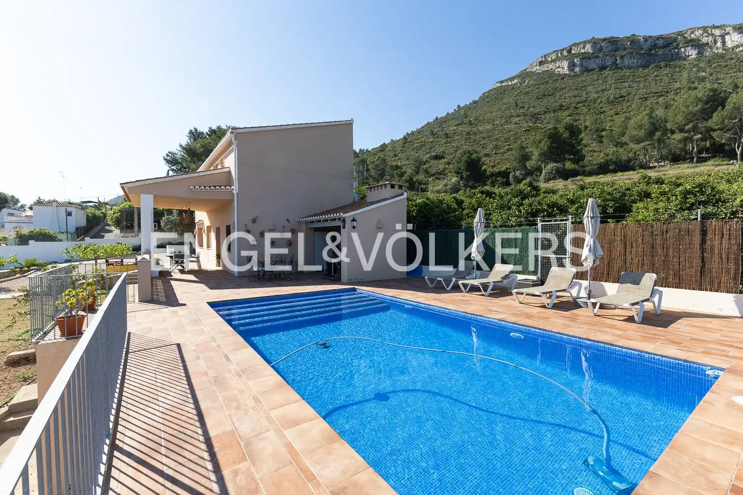 Swimming pool of Houses for rent in Corbera  with Air Conditioner, Heating and Private garden