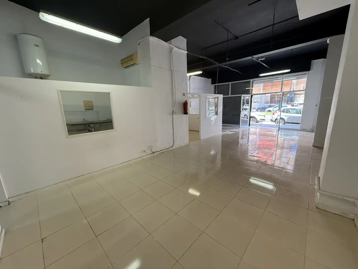 Local de alquiler en Carrer del General Riera, Bons Aires