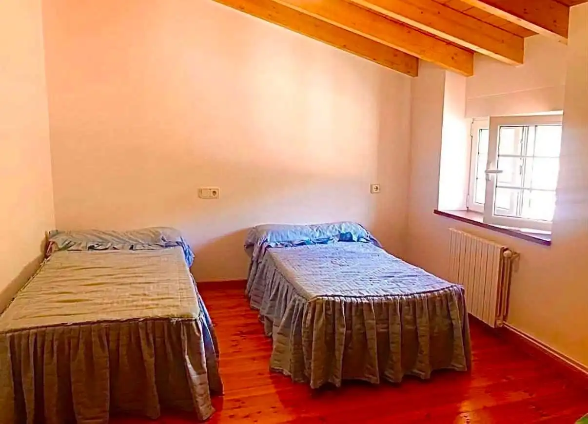 Dormitori de Casa o xalet de lloguer en Arenas de Iguña amb Calefacció, Parquet i Terrassa