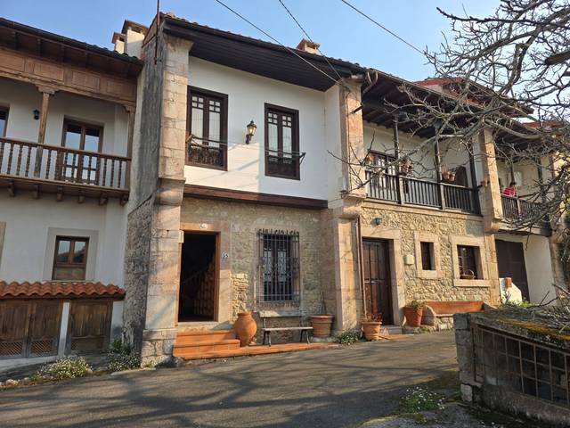 Casa-chalet en Venta en andrín en Cué - San Roque - Andrín