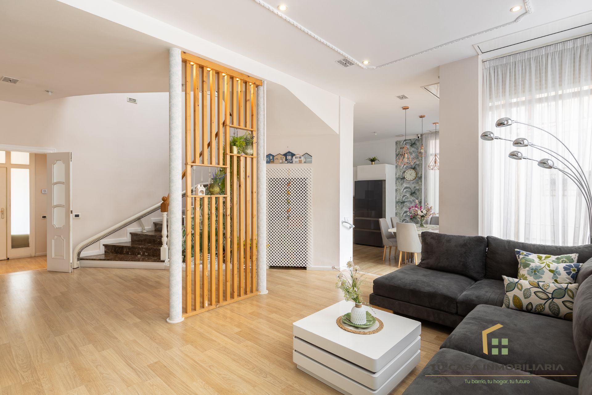 Sala d'estar de Casa adosada en venda en Badalona amb Aire condicionat, Calefacció i Jardí privat