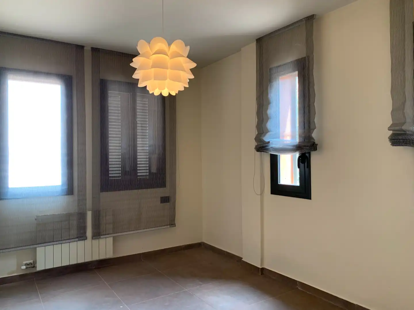Habitación de Casa adosada en venta en Reus con Aire acondicionado, Calefacción y Jardín privado