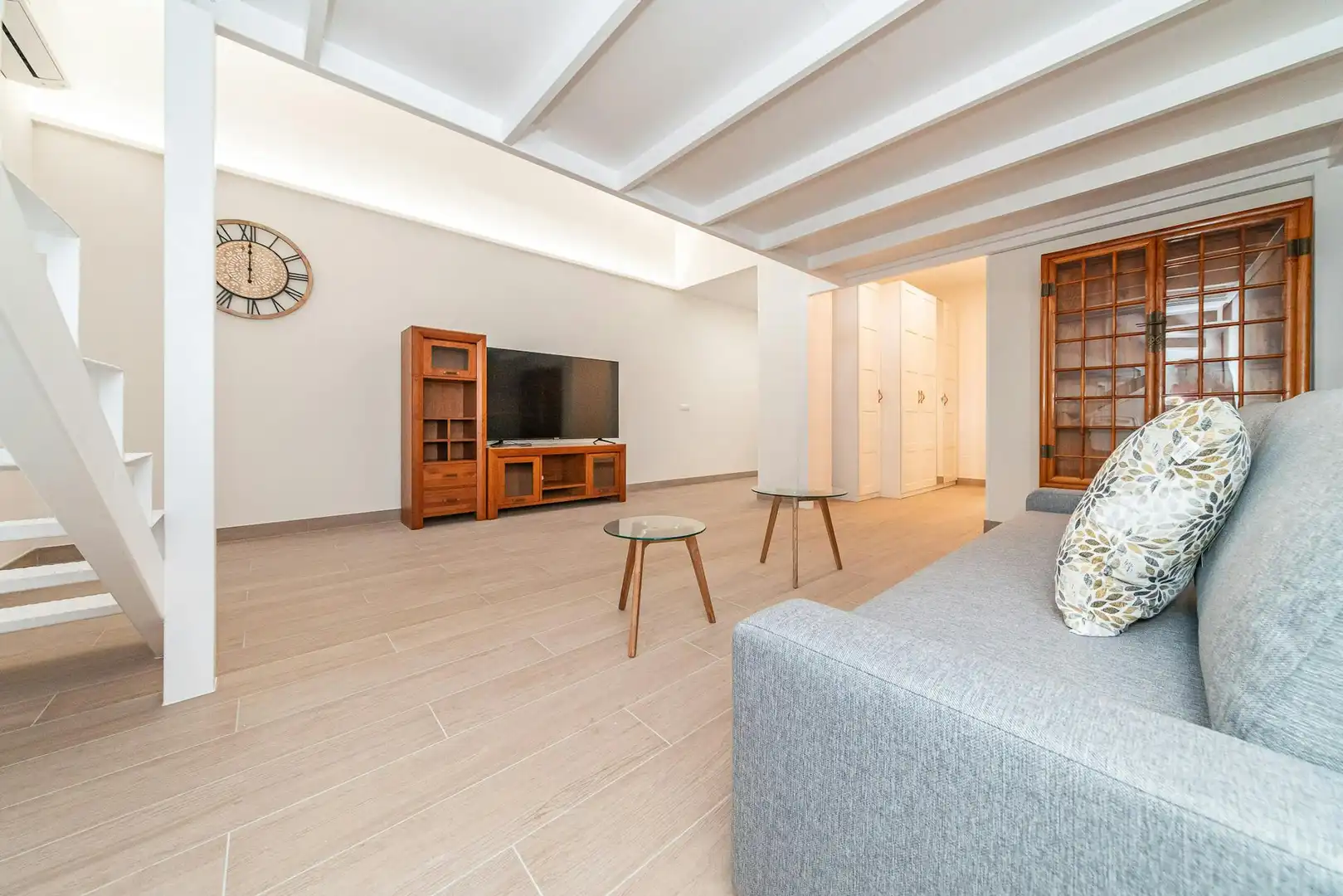 Living room of Flat for rent in Madrid  with Air Conditioner, Heating and Furnished