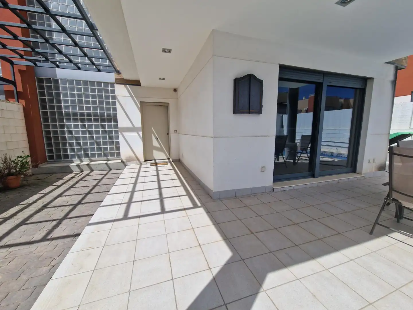 Terrassa de Casa adosada en venda en La Pobla de Vallbona amb Aire condicionat, Calefacció i Jardí privat