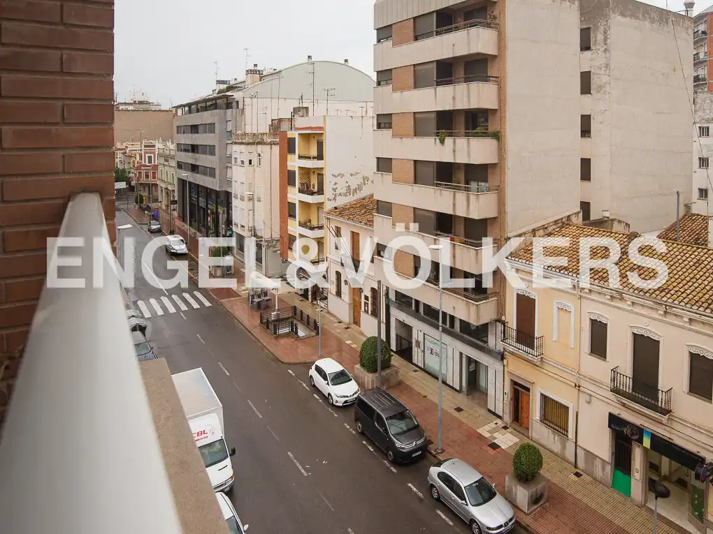 Vista exterior de Apartament en venda en Vila-real amb Calefacció i Balcó