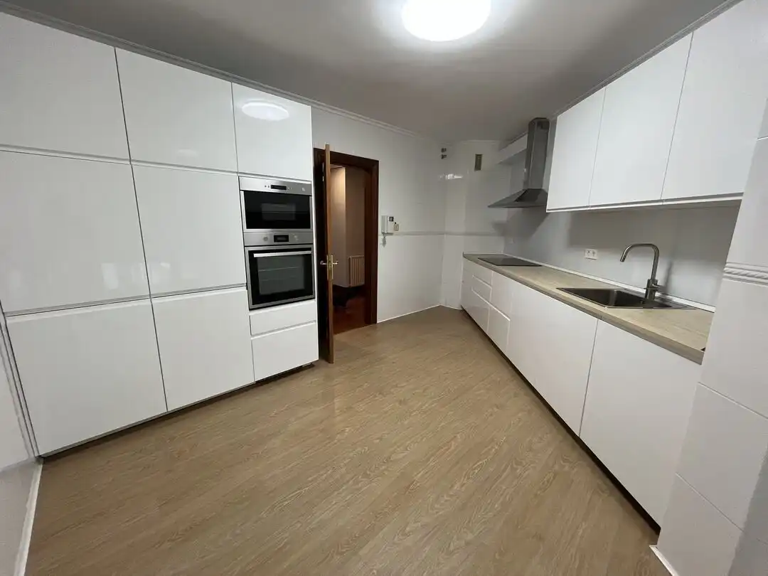 Küche von Wohnung zur Miete in Leioa mit Heizung, Privatgarten und Abstellraum