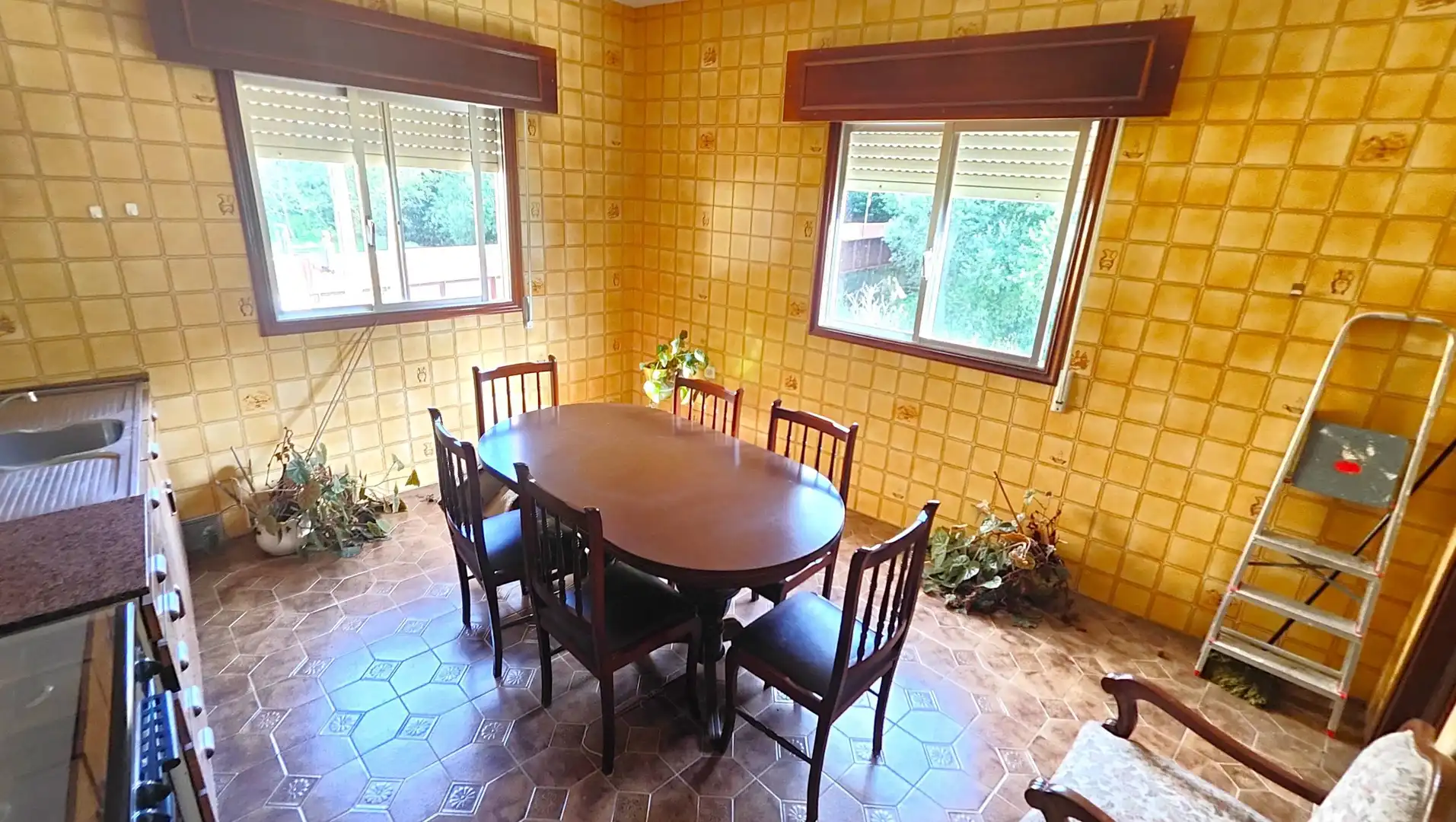 Menjador de Casa o xalet en venda en Santiago de Compostela  amb Jardí privat i Moblat