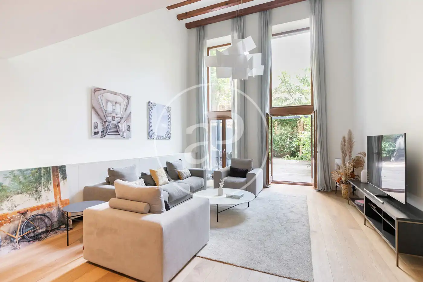 Wohnzimmer von Maisonette zum Verkauf in  Barcelona Capital mit Klimaanlage, Heizung und Privatgarten