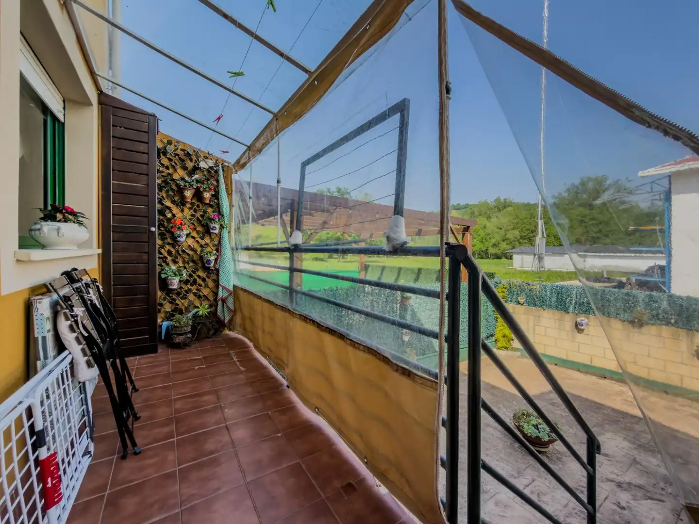 Terrassa de Casa adosada en venda en Villafufre amb Calefacció i Jardí privat