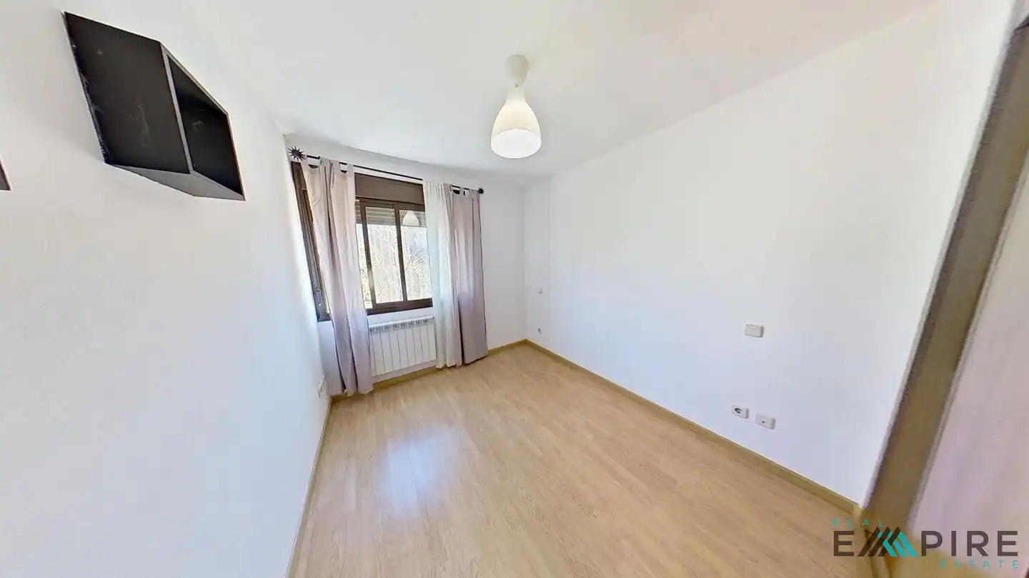 Schlafzimmer von Wohnung zum Verkauf in Parla mit Heizung, Abstellraum und Möbliert