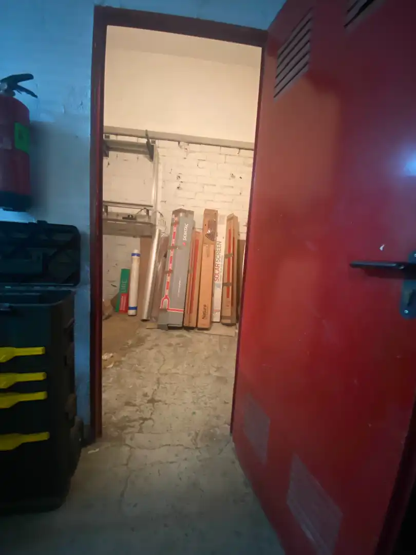 Nave industrial en venta en Cornellà de Llobregat con Calefacción y Alarma