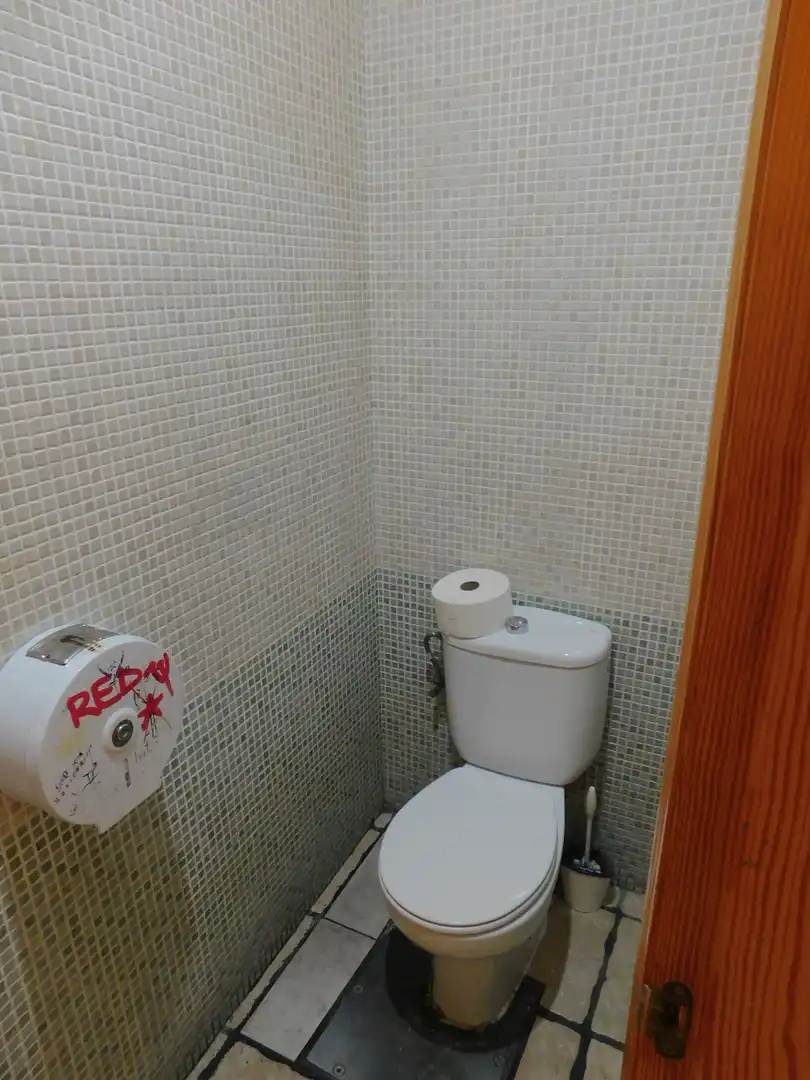 Baño de Local en venta en Valle de Elorz / Elortzibar con Aire acondicionado, Calefacción y Terraza