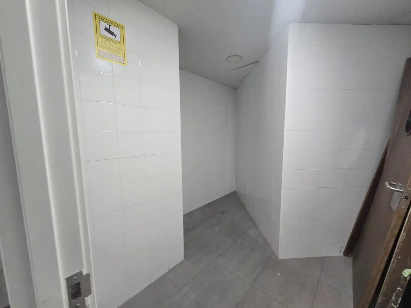 Commercial properties for sale in Alcorcón  with Air Conditioner