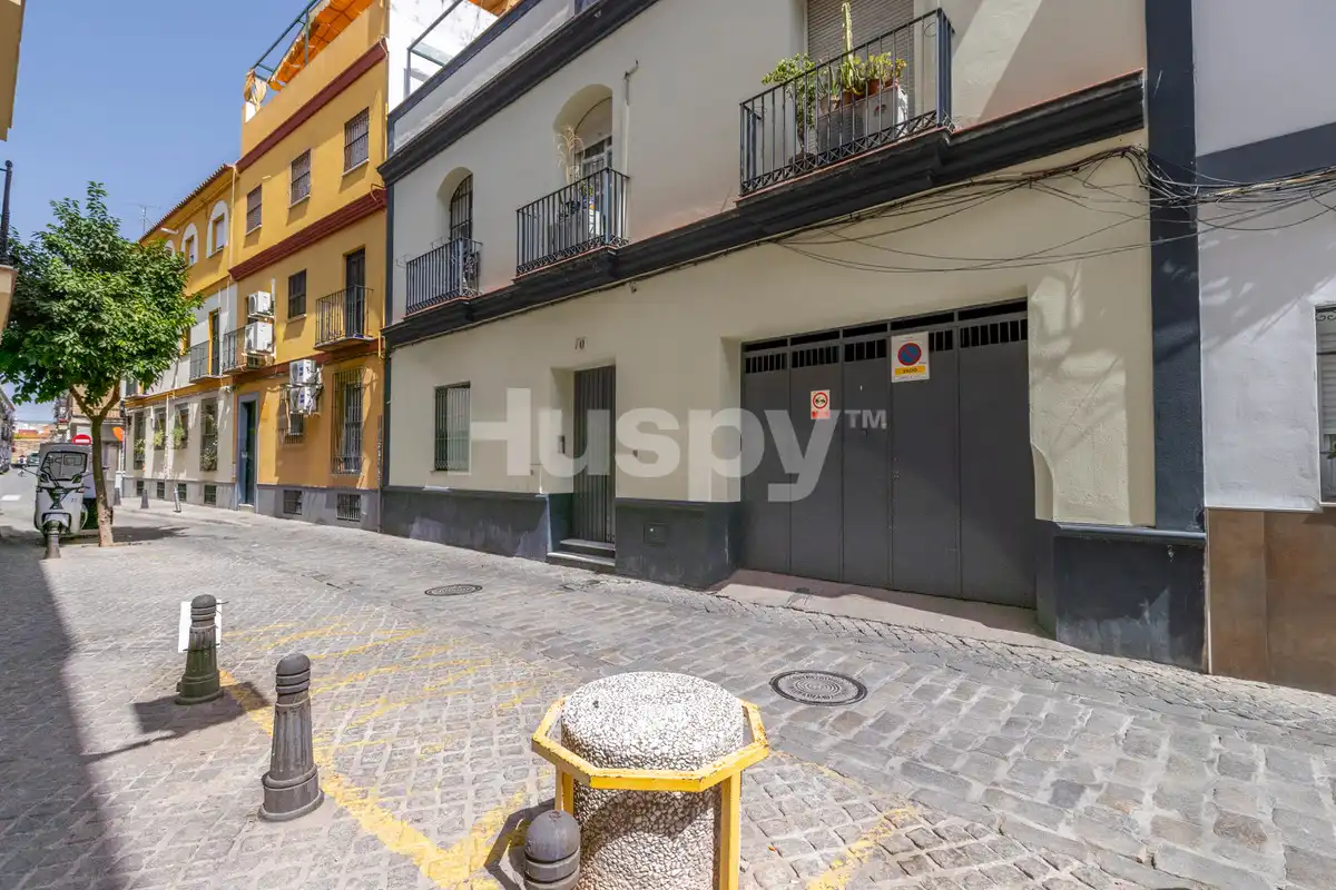 Vista exterior de Pis en venda en Sevilla amb Aire condicionat, Calefacció i Moblat