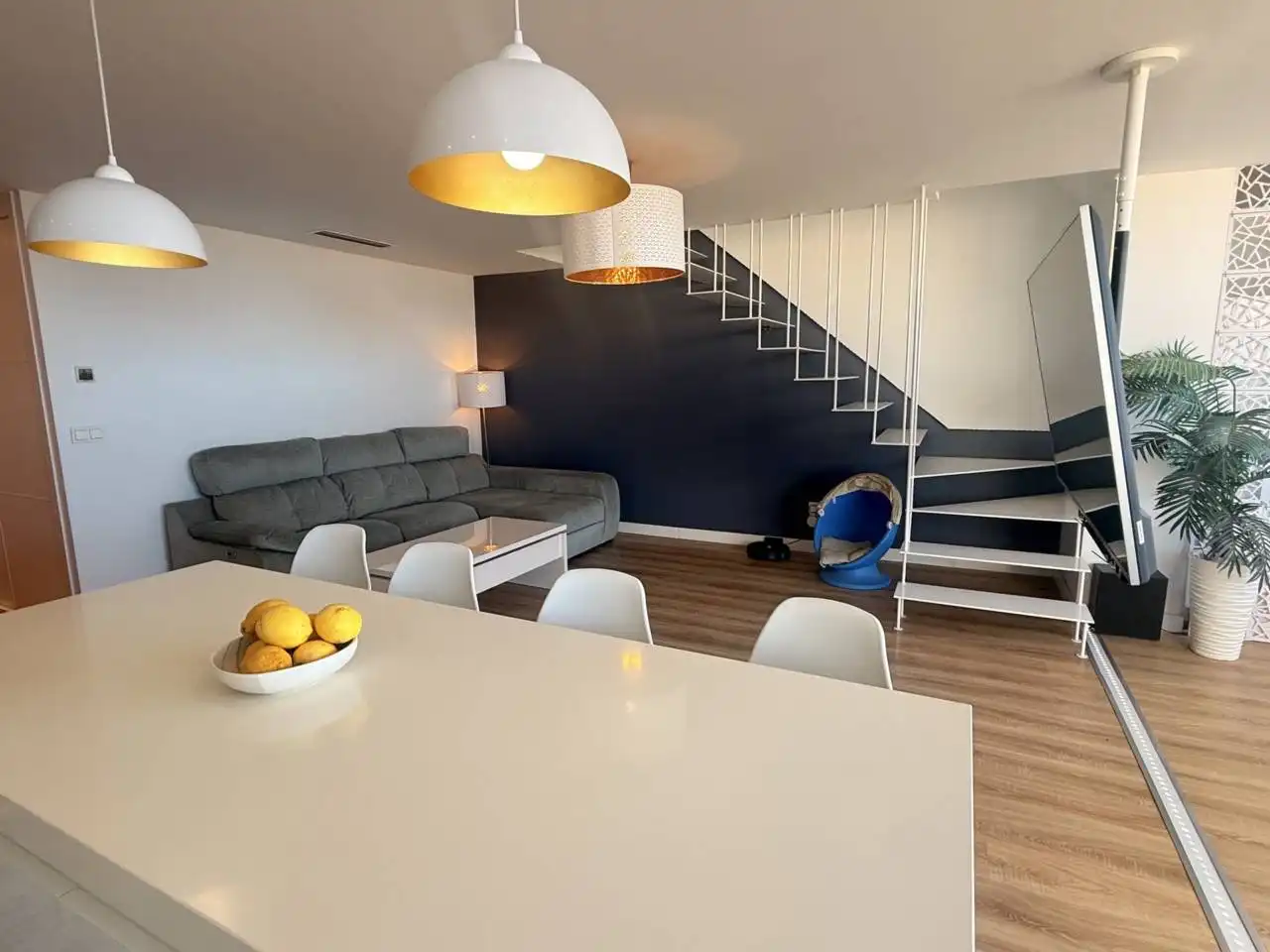 Sala de estar de Ático en venta en Elche / Elx con Aire acondicionado, Parquet y Terraza