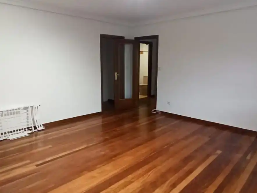 Bedroom of Flat for rent in Valladolid  with Parquet flooring and Storage room