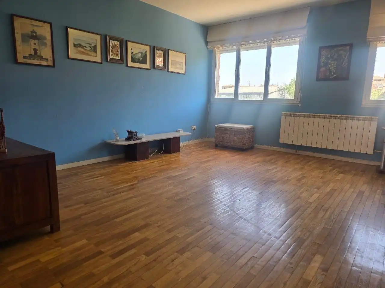 Habitación de Dúplex en venta en Villamediana de Iregua con Calefacción, Terraza y Piscina comunitaria