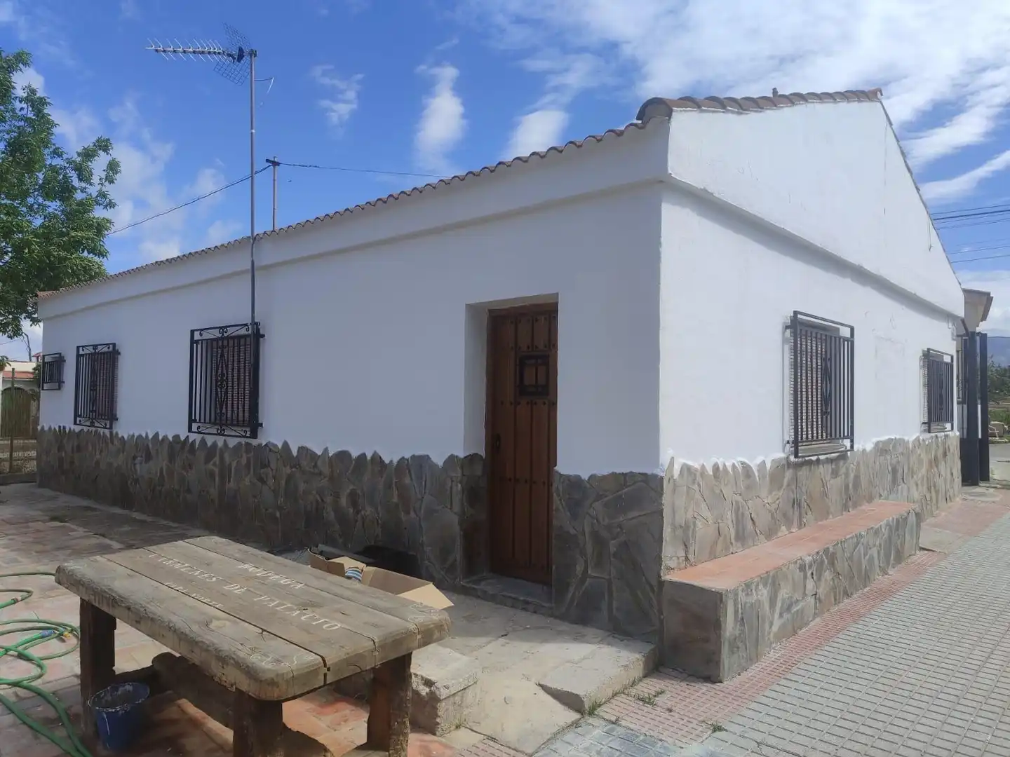Vista exterior de Casa o xalet de lloguer en Granada