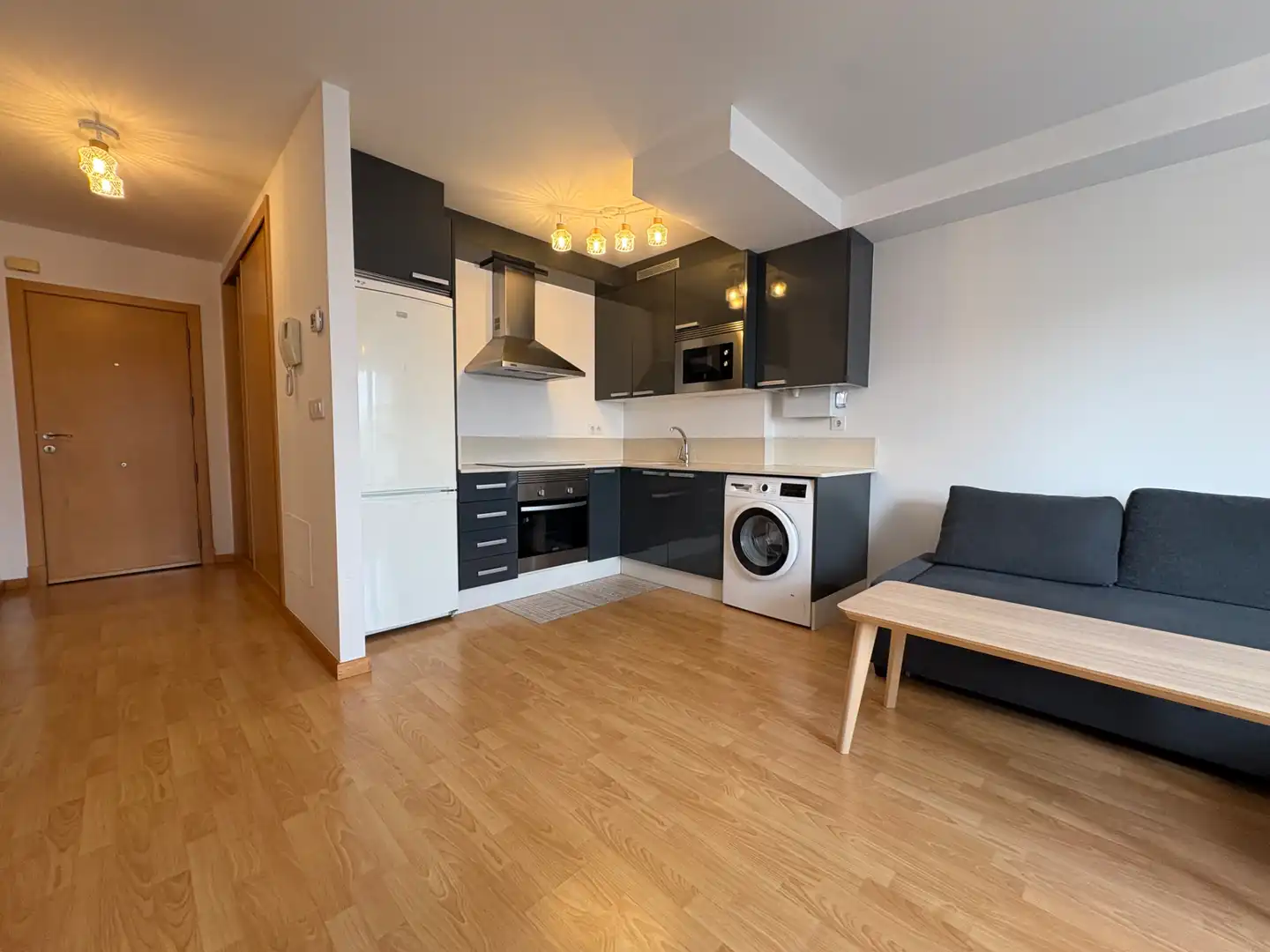 Flat for rent in Plaza de Tranvías, Alto del Castaño