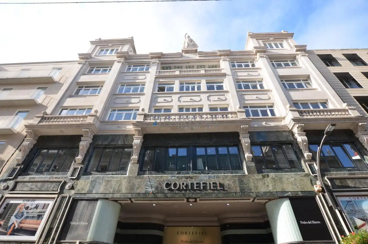 Vista exterior de Pis en venda en Vigo  amb Calefacció i Terrassa