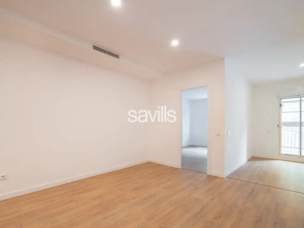 Bedroom of Apartments for sale in Barcelona  with Air Conditioner and Balcony