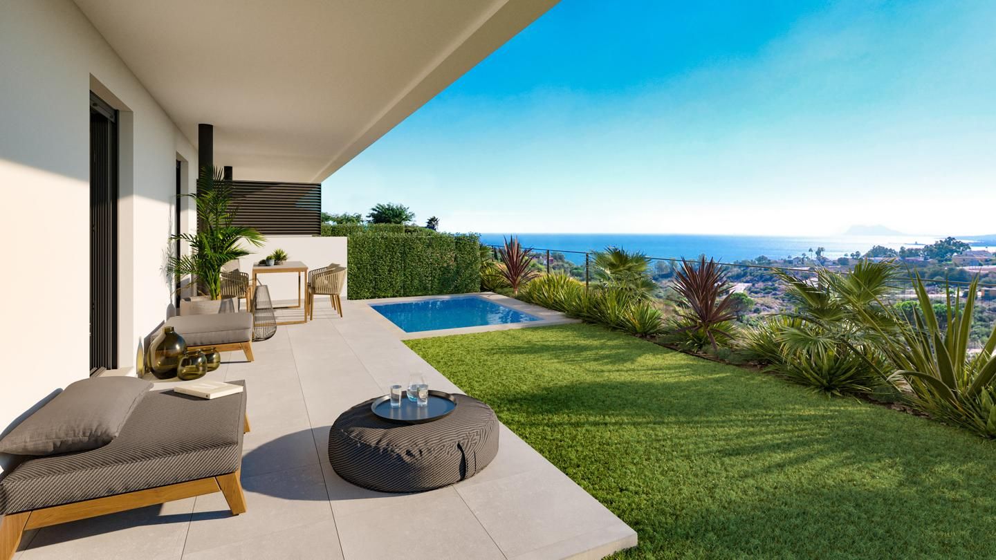 Terrassa de Casa adosada en venda en Manilva amb Aire condicionat, Calefacció i Jardí privat