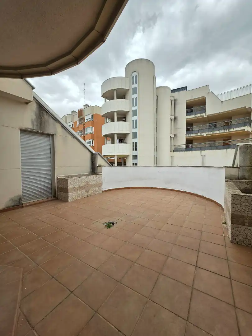 Terrassa de Pis en venda en Parla amb Terrassa, Traster i Piscina comunitària