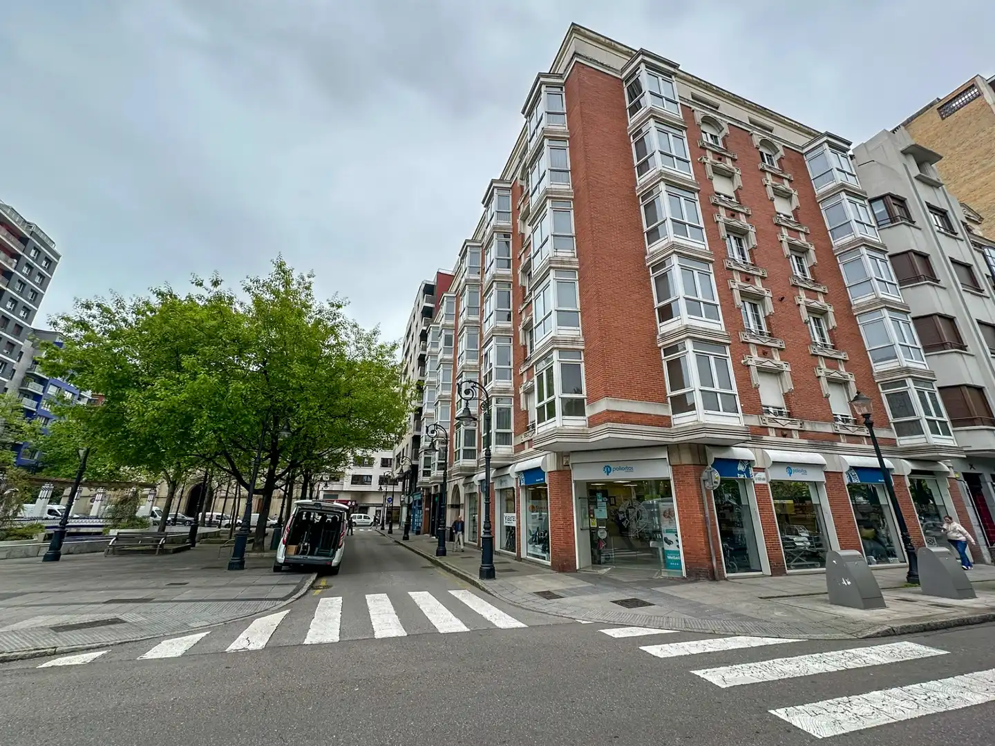 Vista exterior de Garatge de lloguer en Gijón 