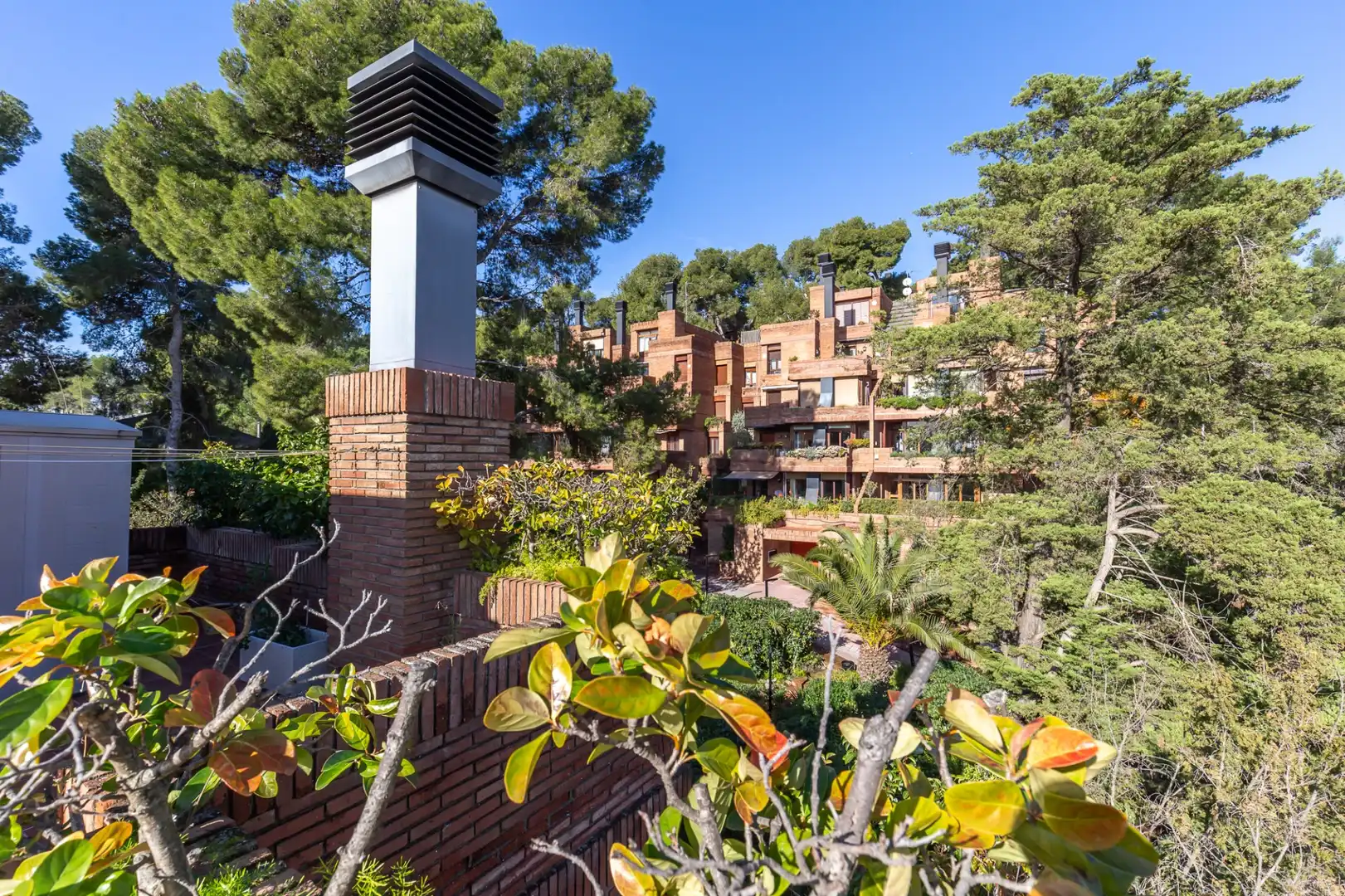Vista exterior de Àtic en venda en Sant Just Desvern amb Aire condicionat, Calefacció i Terrassa