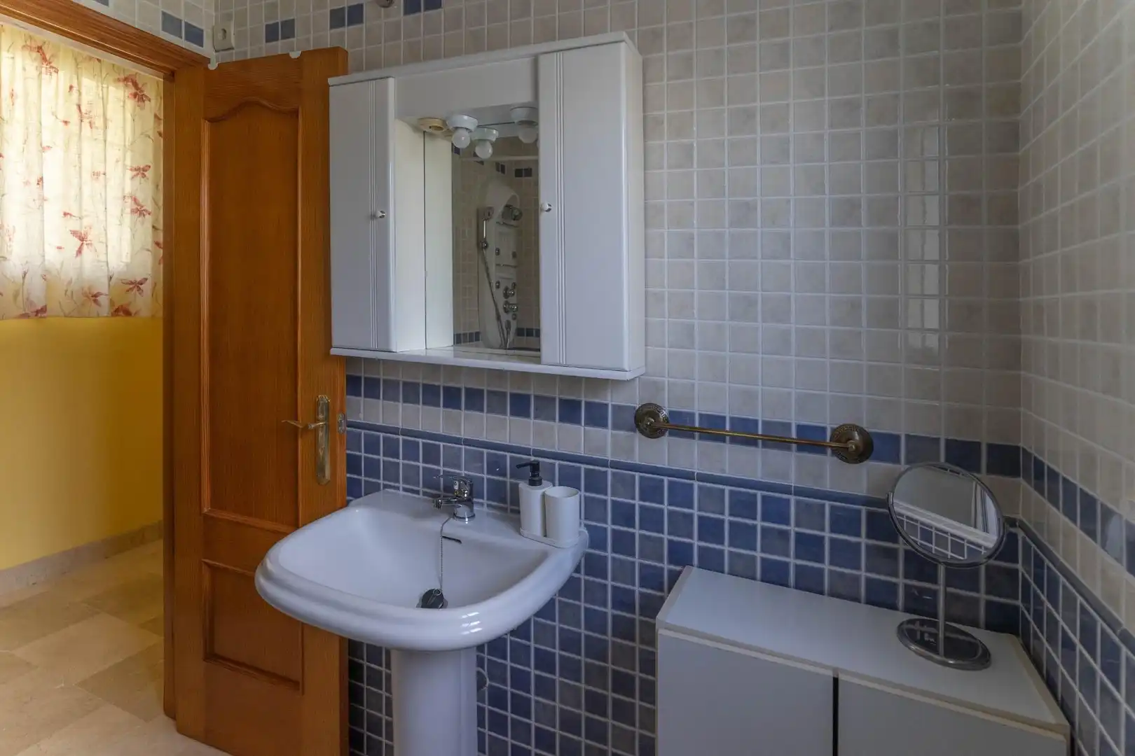 Bathroom of Flat for rent in Alhaurín El Grande  with Air Conditioner, Furnished and Balcony